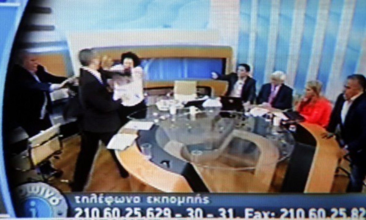 Όχι στην άρση της ασυλίας της Ρένας Δούρου και της Λιάνας Κανέλλη