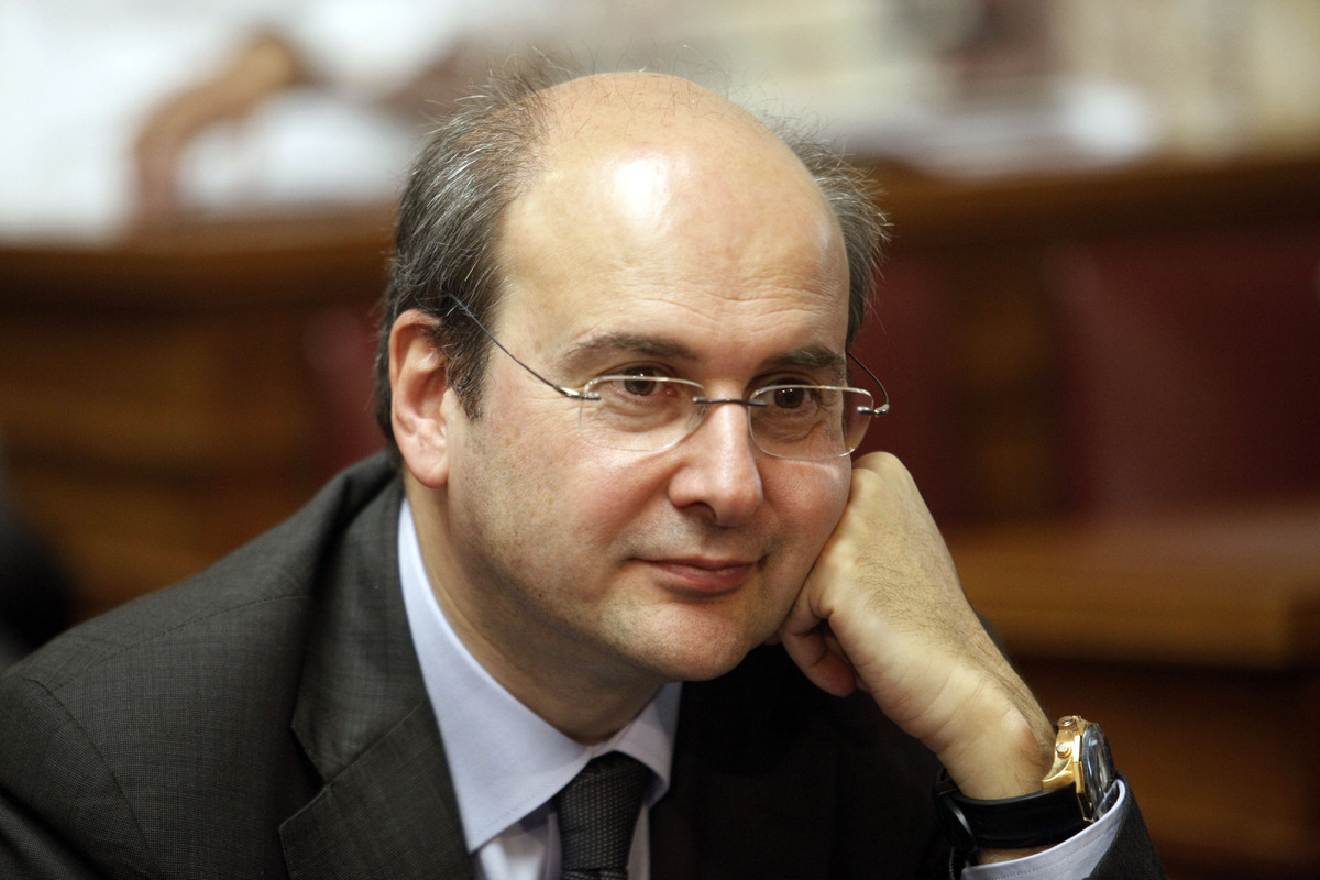 Χατζηδάκη πες αλεύρι: Η γραφειοκρατία στις εξαγωγές σε γυρεύει