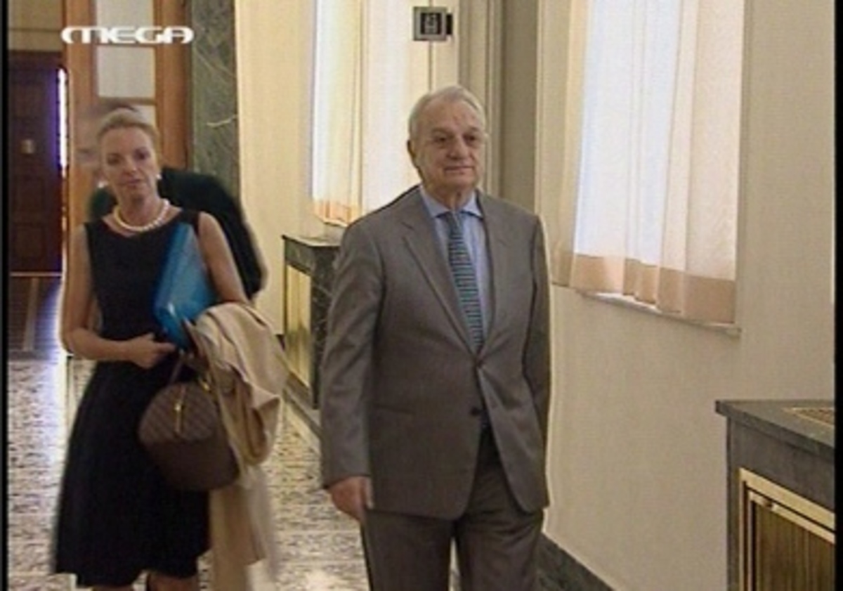 Αποδοκιμάζει τον Χατζηγάκη η Ν.Δ.
