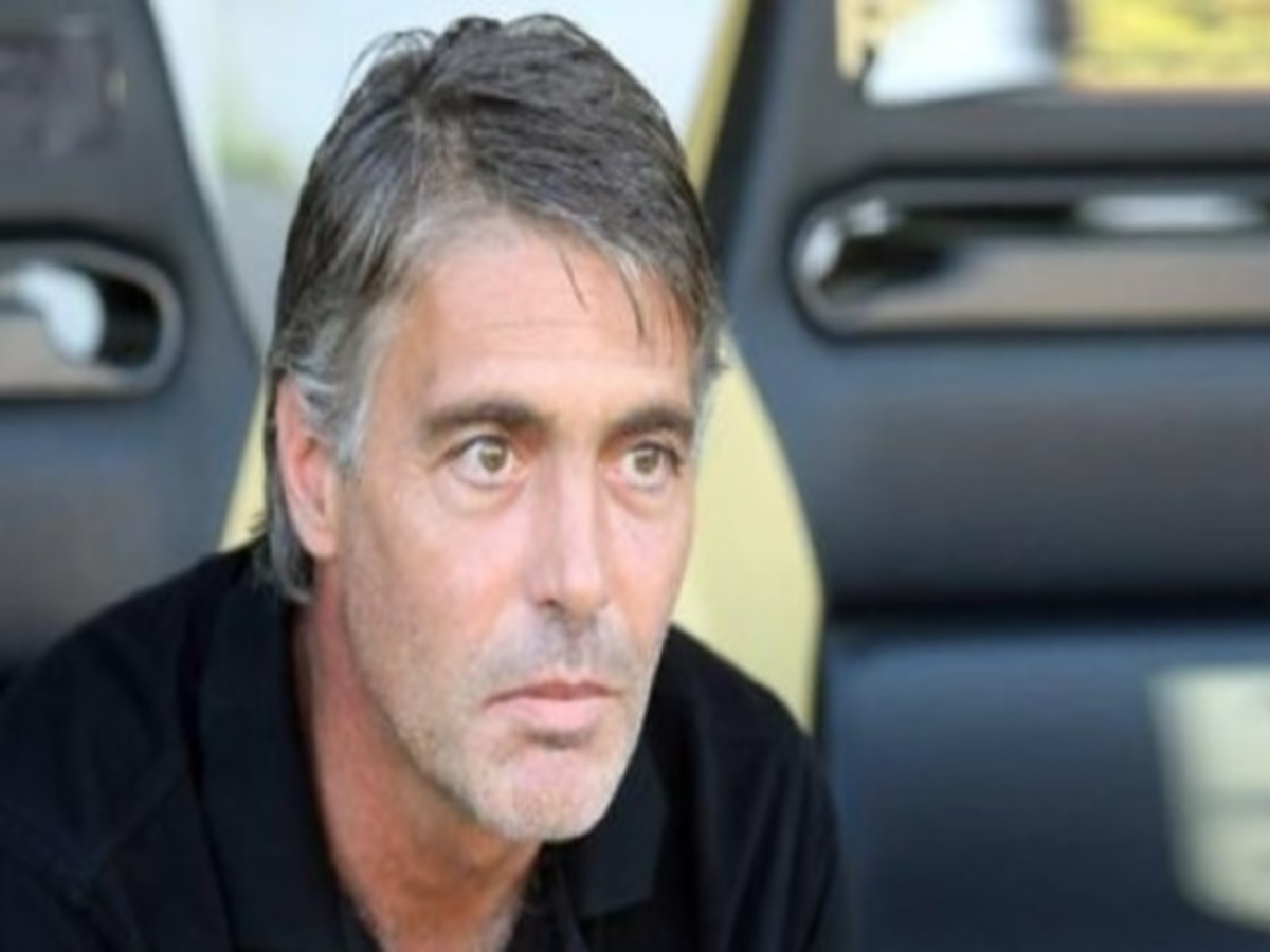 O Xάβος στην Κύπρο αναλαμβάνει μια ΑΕΛ γεμάτη προβλήματα