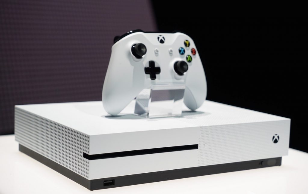 Το Xbox One S έρχεται στην Ελλάδα τον Αύγουστο!
