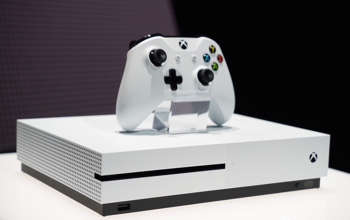 Το Xbox One S έρχεται στην Ελλάδα τον Αύγουστο!