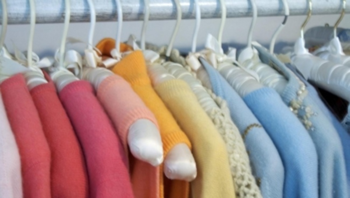 Προσοχή όταν θα κατεβάσετε τα χειμωνιάτικα από την ντουλάπα – Ποιος ο κίνδυνος για την υγεία σας και τι πρέπει να κάνετε