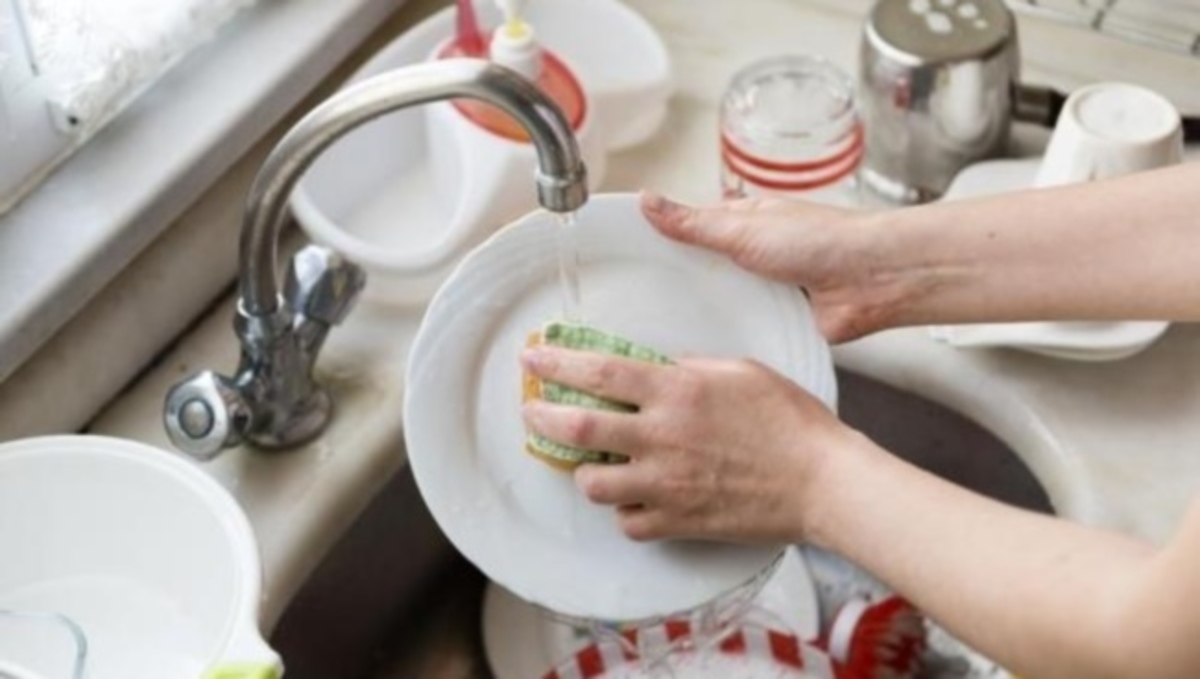 Και όμως: Το πλύσιμο στο χέρι μειώνει το στρες – Δείτε τι ανακάλυψαν οι επιστήμονες