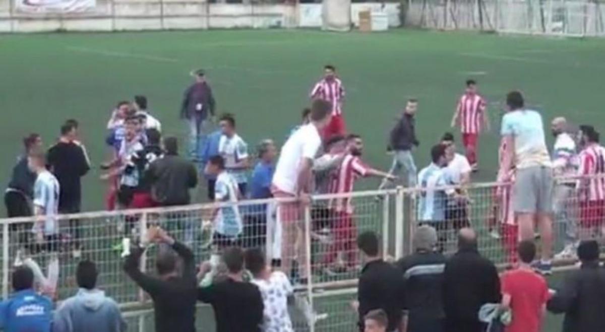 Τρελό ξύλο στο ερασιτεχνικό πρωτάθλημα ποδοσφαίρου (VIDEO)