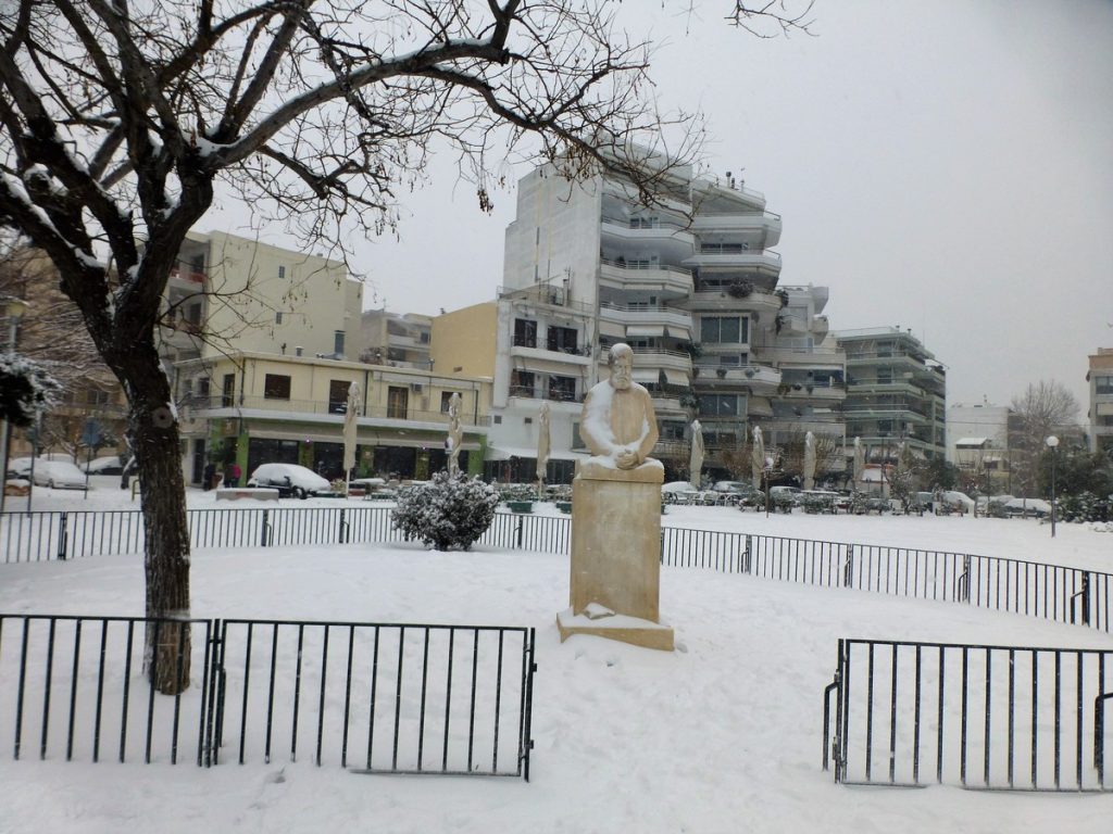 Κακοκαιρία: Τον βρήκαν νεκρό στην αυλή του σπιτιού του στον Τύρναβο!