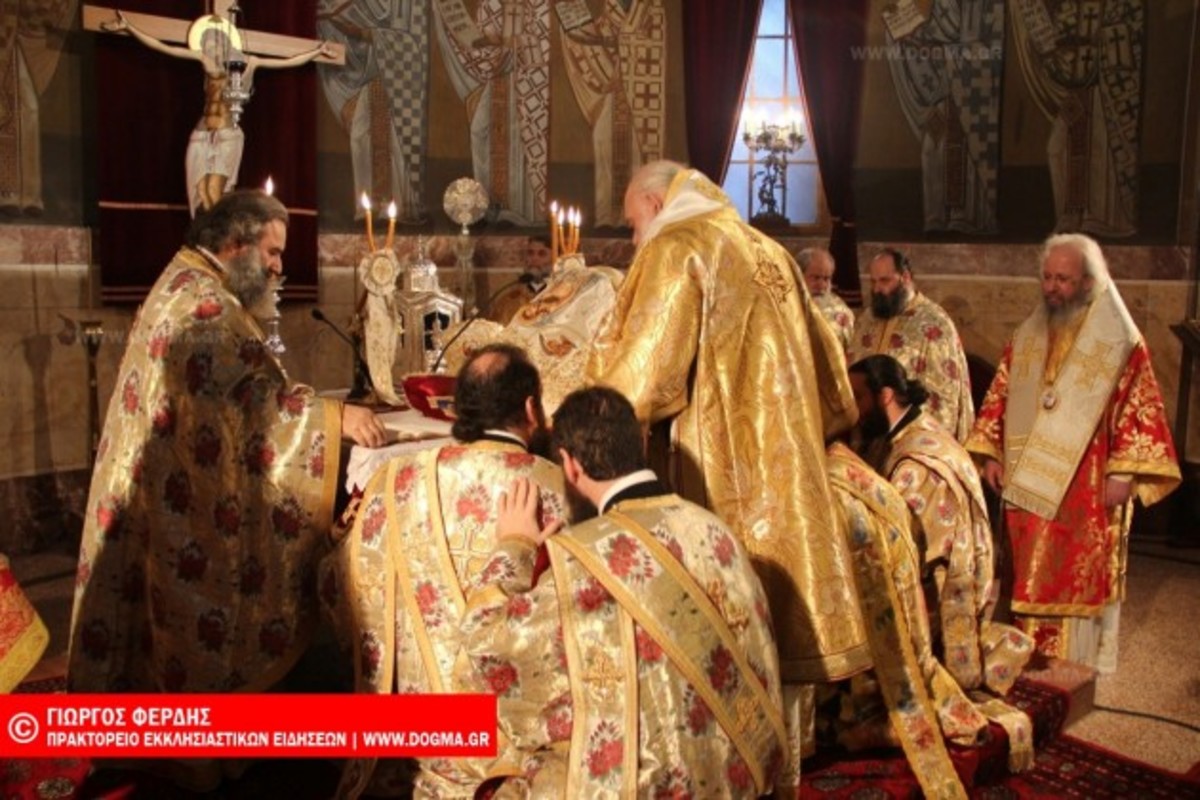 Με λαμπρότητα η χριστουγεννιάτικη Θ. Λειτουργία στην Αθήνα