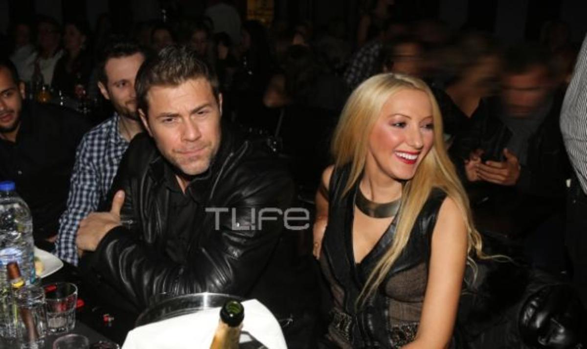 Χρήστος Χολίδης: Με ξανθιά καλλονή στα μπουζούκια!