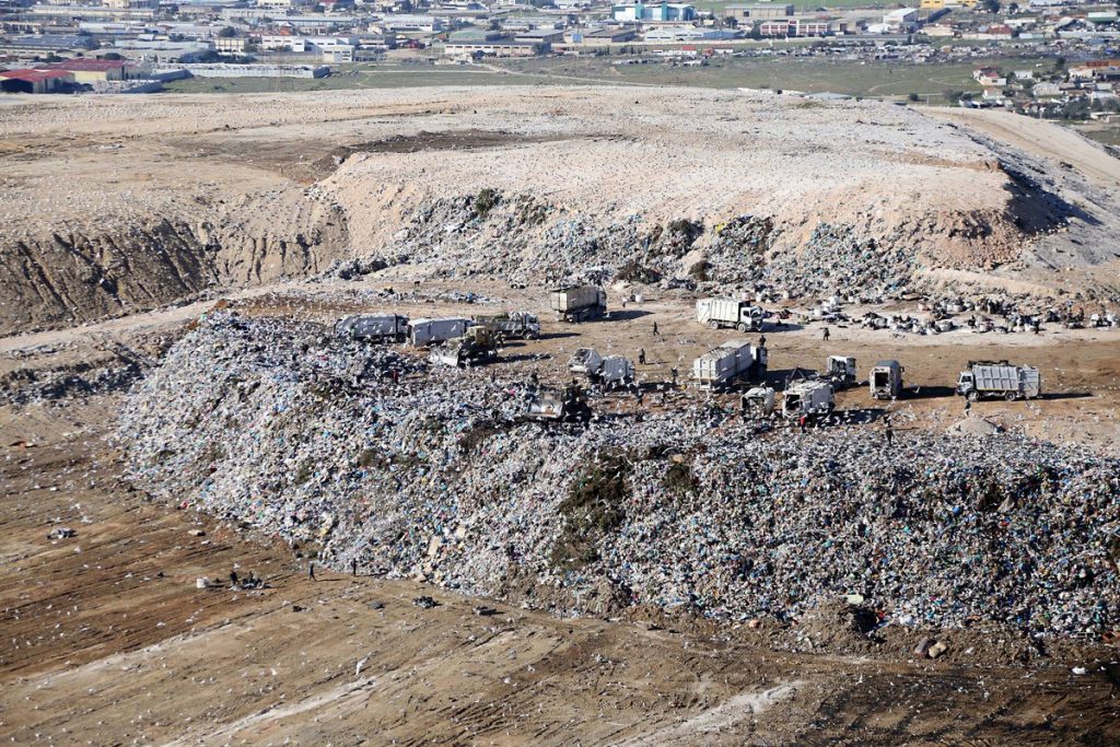 Ειδικοί φρουροί: Μας στέλνουν στα σκουπίδια να συλλάβουμε ρακοσυλλέκτες