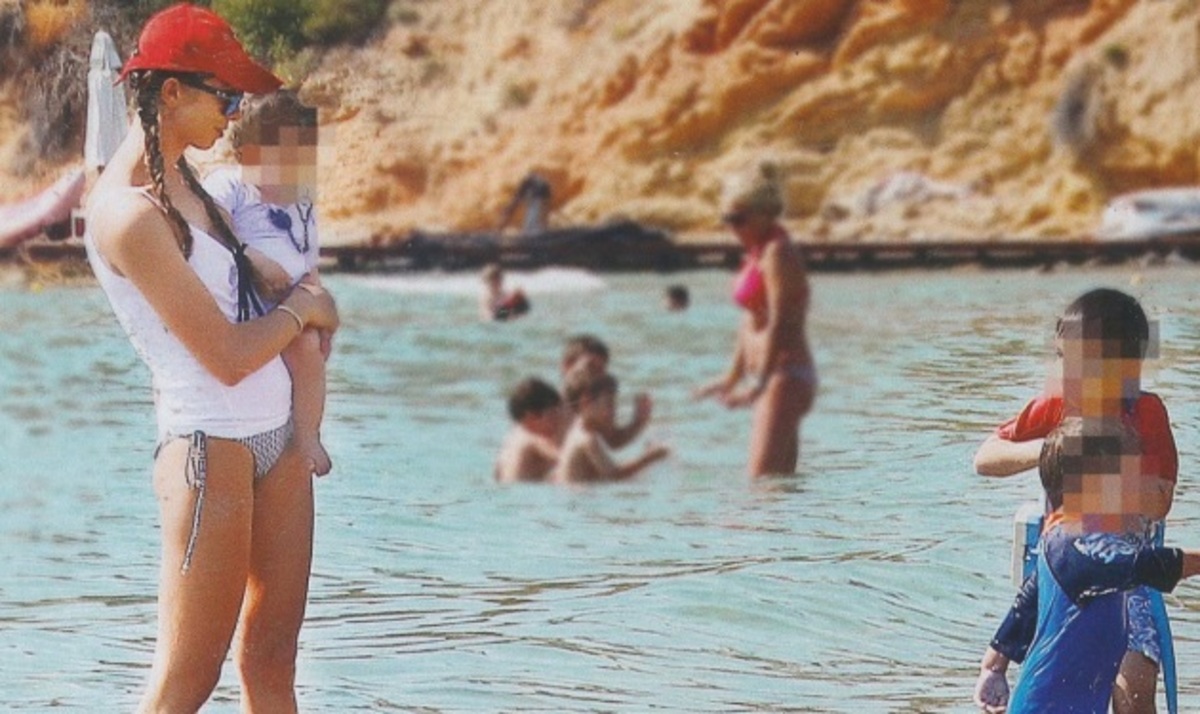 Βουτιές στον 6ο μήνα της εγκυμοσύνης κάνει η σύζυγος του Σπανούλη! Βίντεο