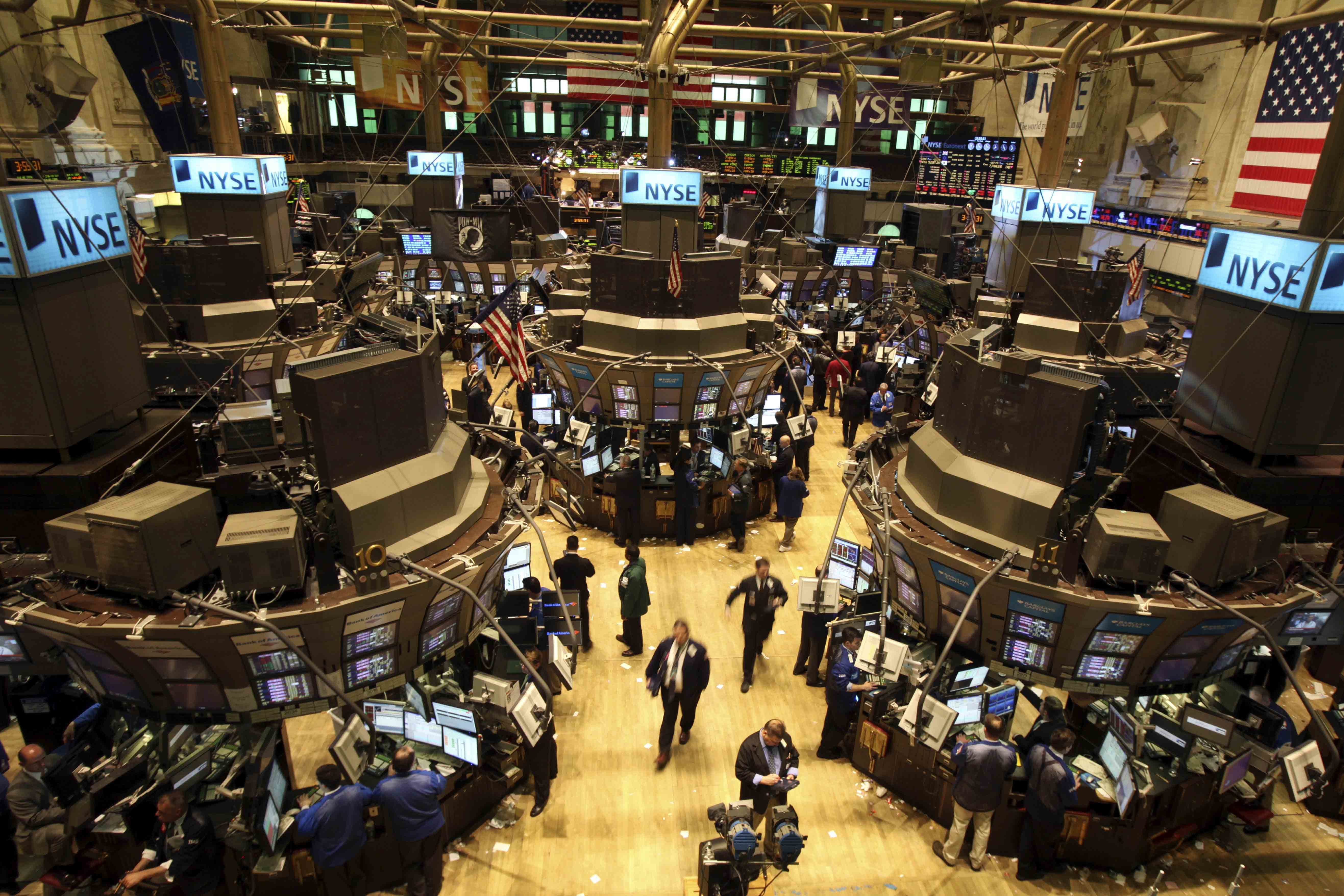 Η κρίση χρέους στις ΗΠΑ ρίχνει τη Wall Street