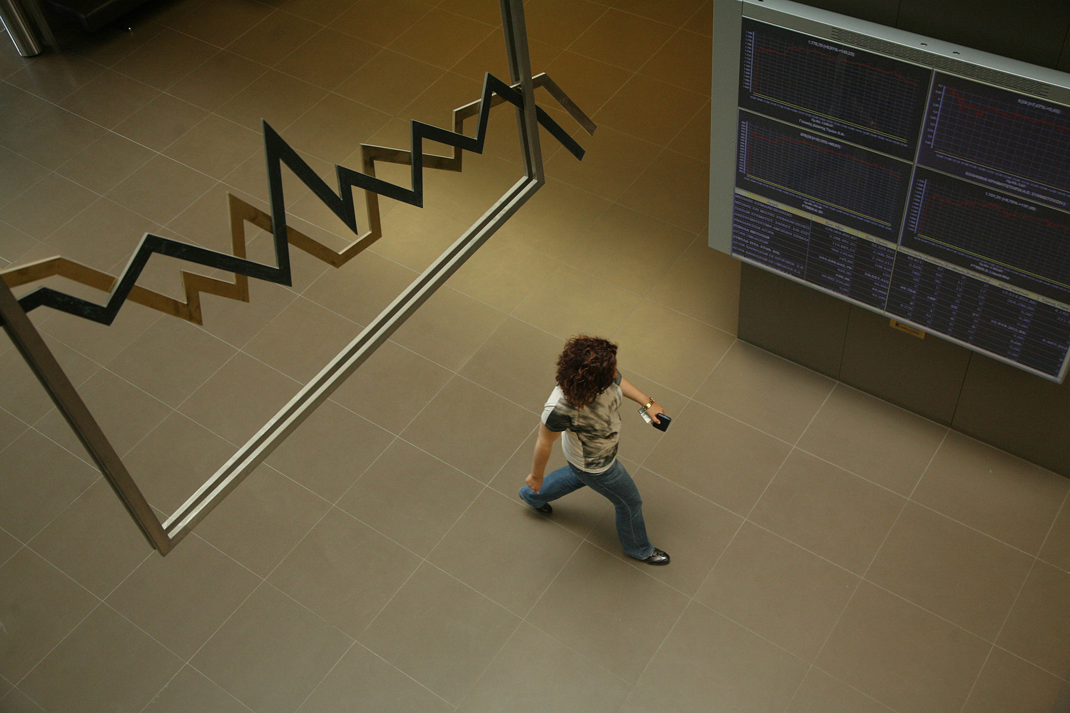 Νέα χαμηλά στο Χρηματιστήριο!