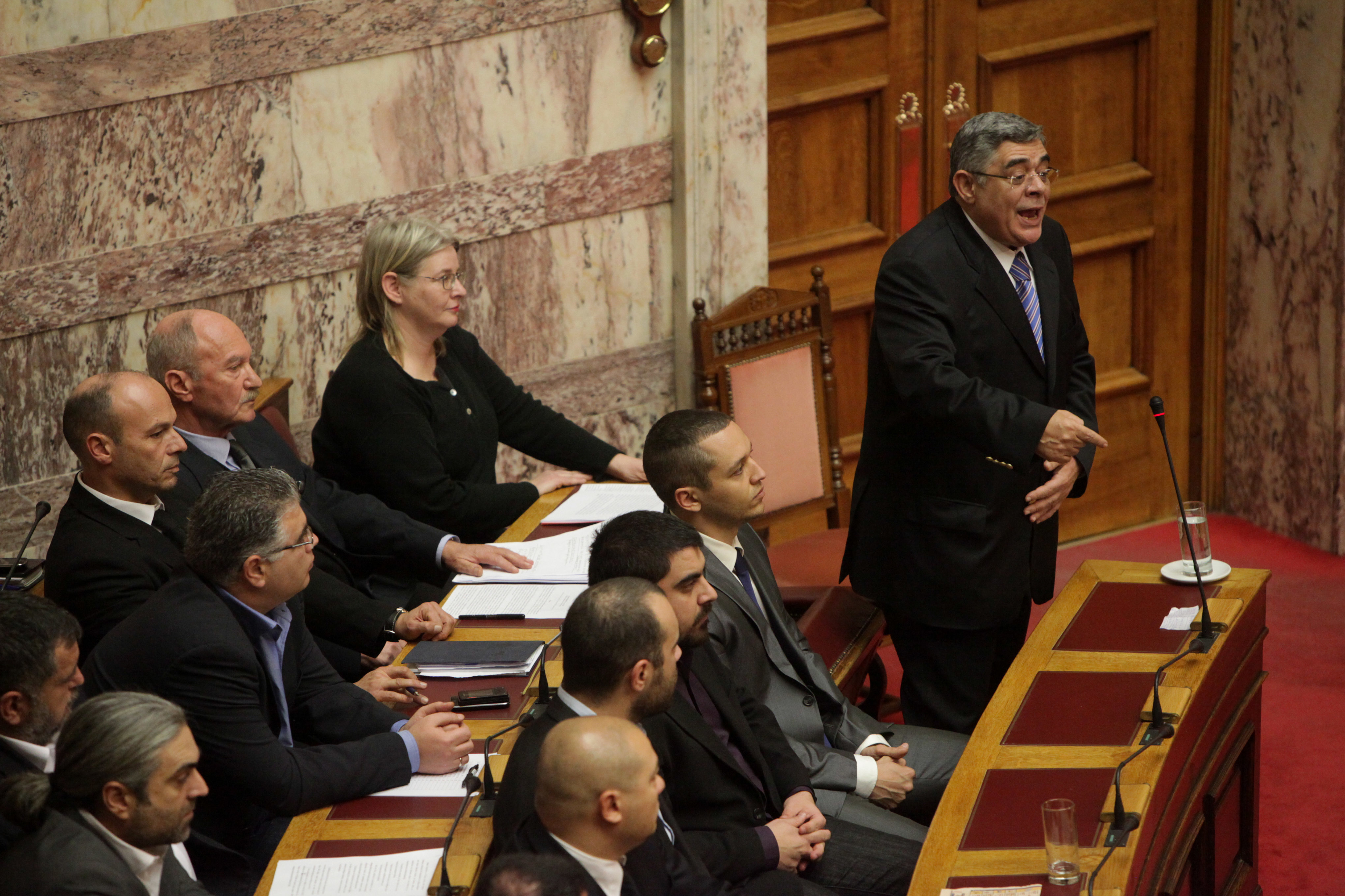 Η Χρυσή Αυγή βλέπει ευθύνες και στους 4