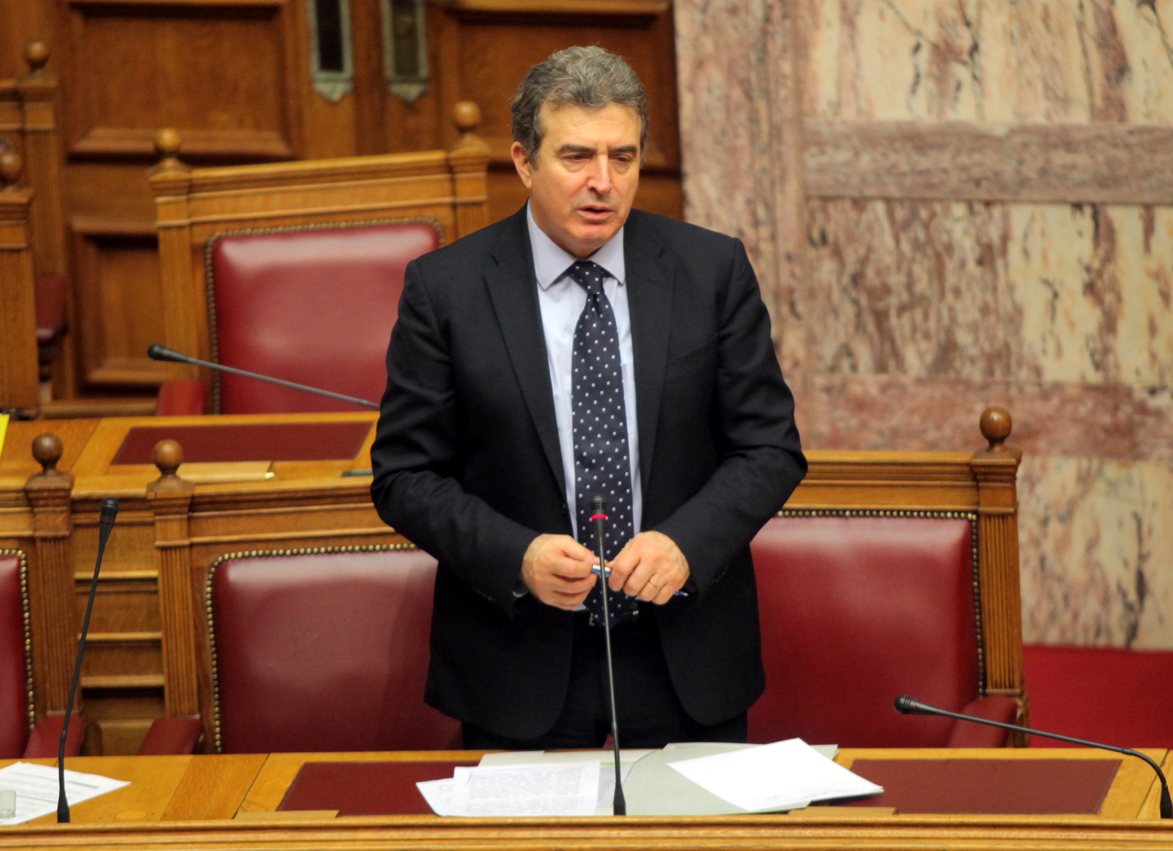 O Xρυσοχοΐδης “δείχνει” τον Καραμανλή για τις αυξήσεις στα διόδια