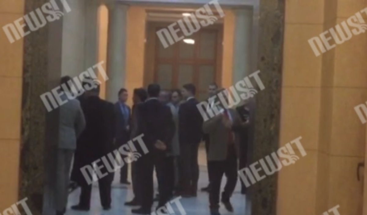 Χρυσαυγίτες φτάνουν στη Βουλή