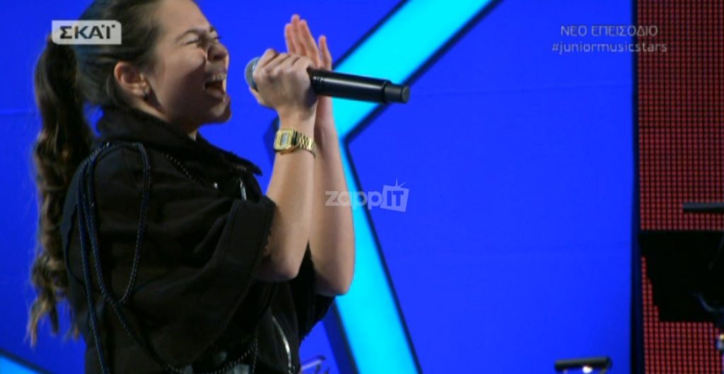 Η συγκλονιστική ερμηνεία της Χριστίνας στο «Εν λευκώ» που της έδωσε τη νίκη στο Junior Music Stars!