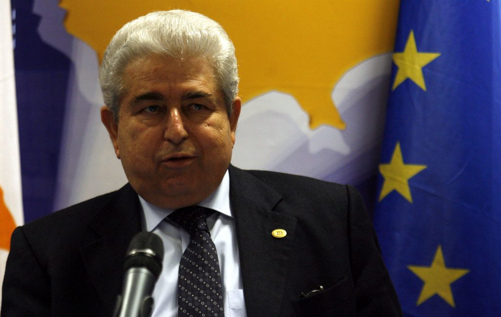 Ζητούν άρση της ασυλίας του Χριστόφια