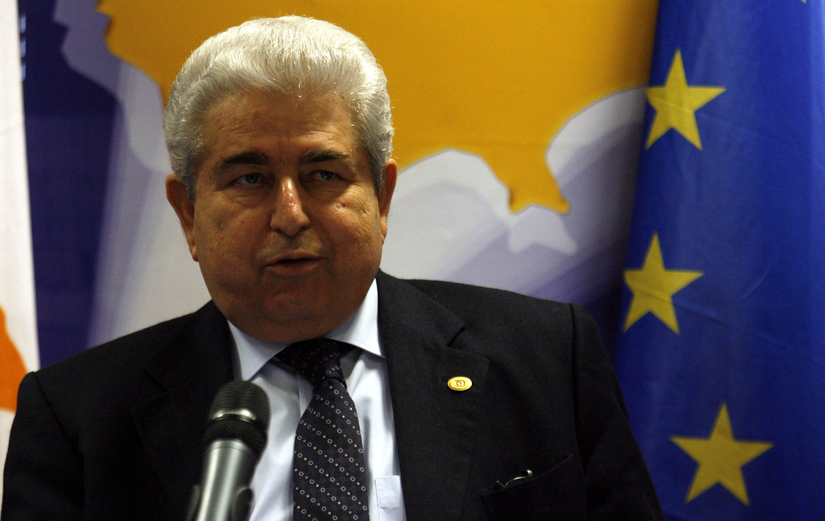 Ζητούν άρση της ασυλίας του Χριστόφια