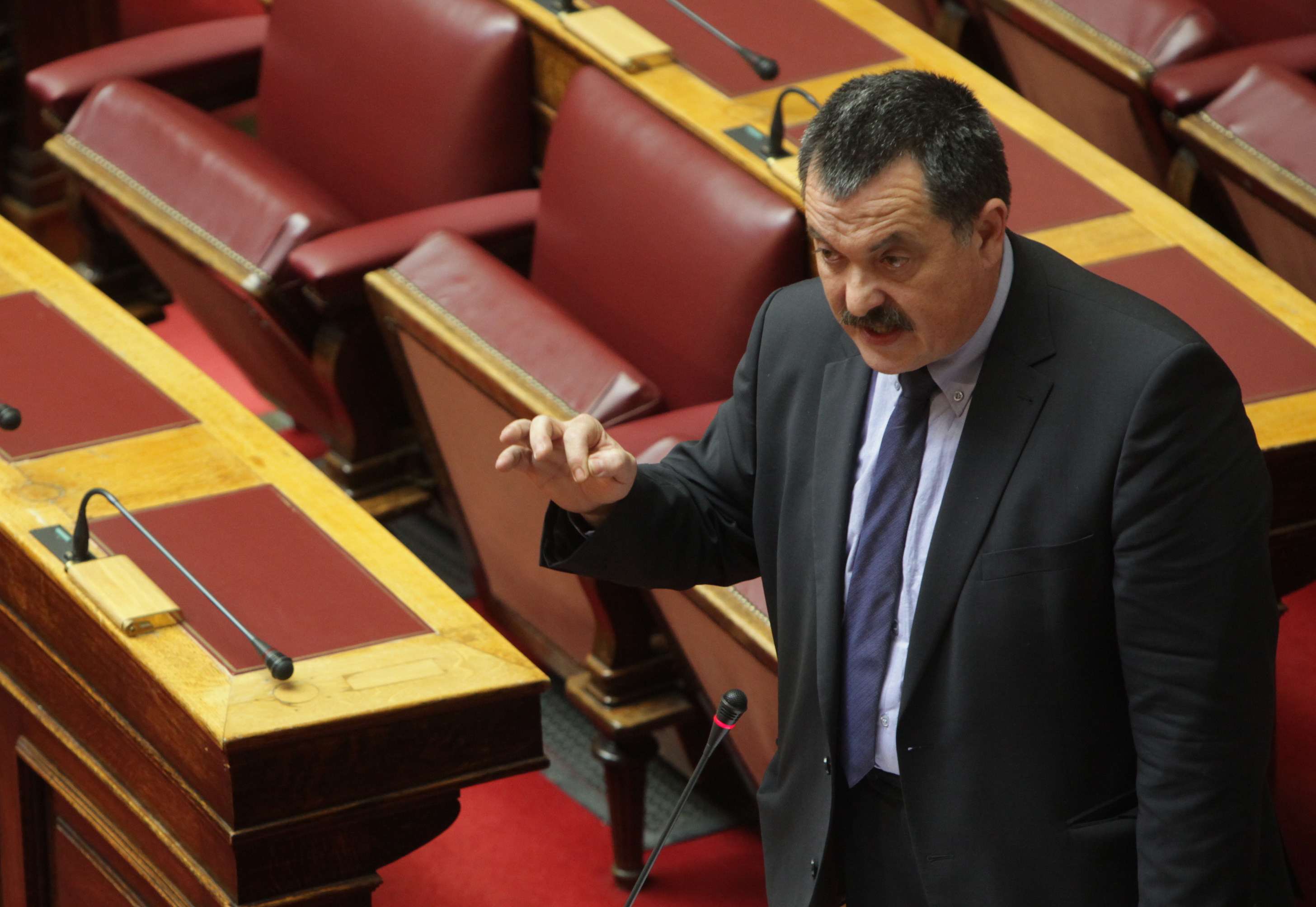 Χαμός στη Βουλή απο νέα άδεια που ζήτησε ο Γ. Παπανδρέου