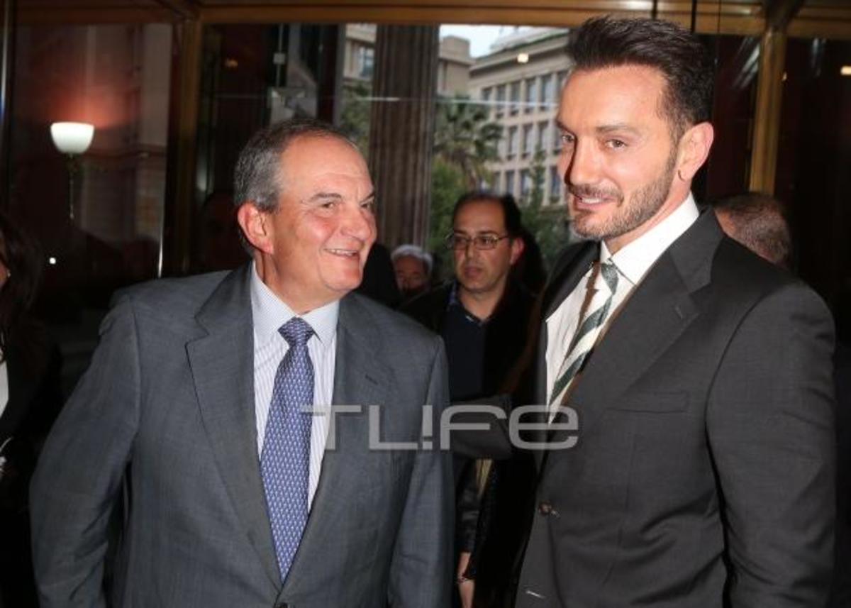 Ο Κώστας Καραμανλής σε σπάνια κοσμική εμφάνιση με τον  Χρήστο Μενιδιάτη! [pics]