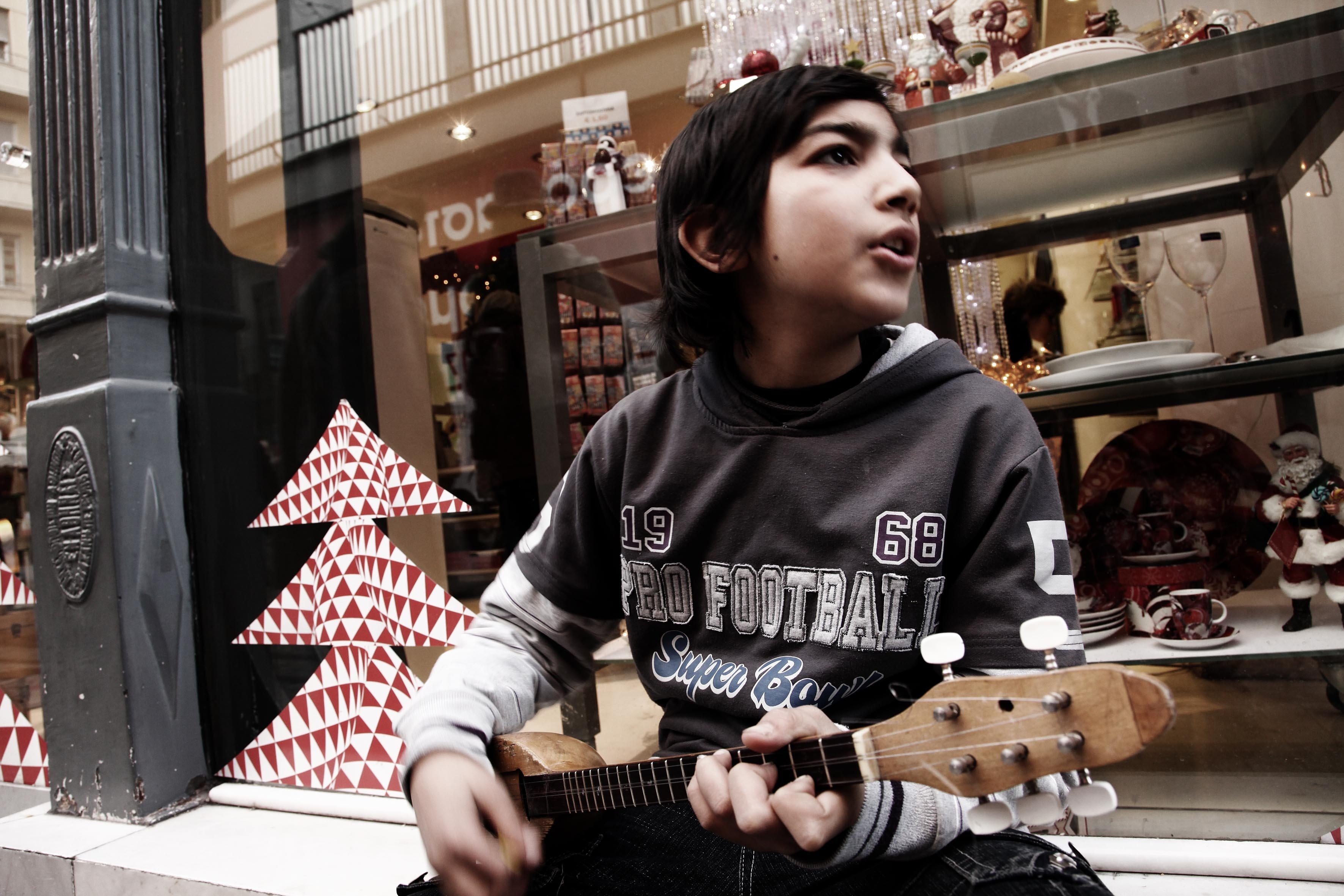 Κάθε πέρσι και καλύτερα… – Φτωχά Χριστούγεννα!