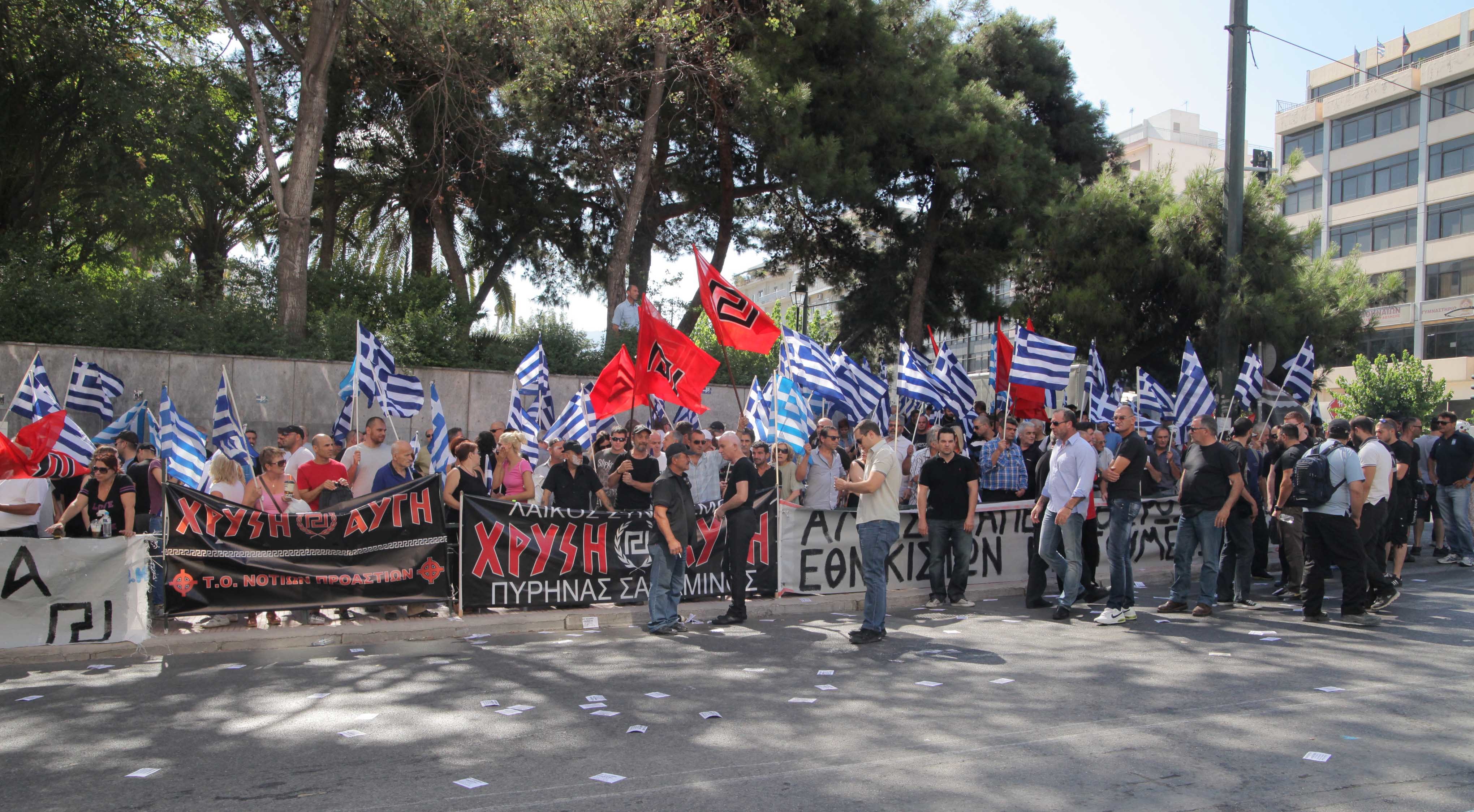 Καταθέτει ο Λώλος για τα “νταηλίκια” των χρυσαυγιτών στους φωτορεπόρτερ