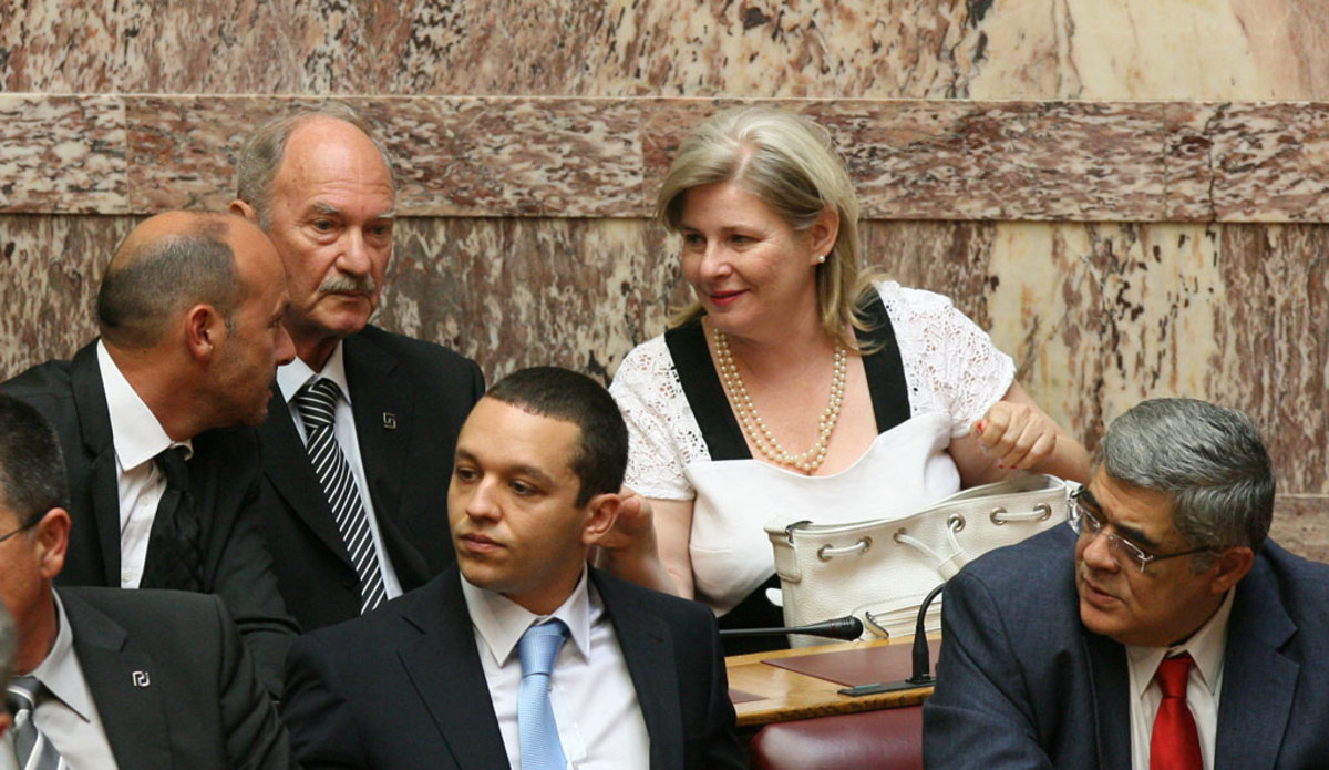 Άρση ασυλίας για Ζαρούλια, Κασιδιάρη, Κούζηλο και Αρβανίτη αποφάσισε η επιτροπή Δεοντολογίας της Βουλής