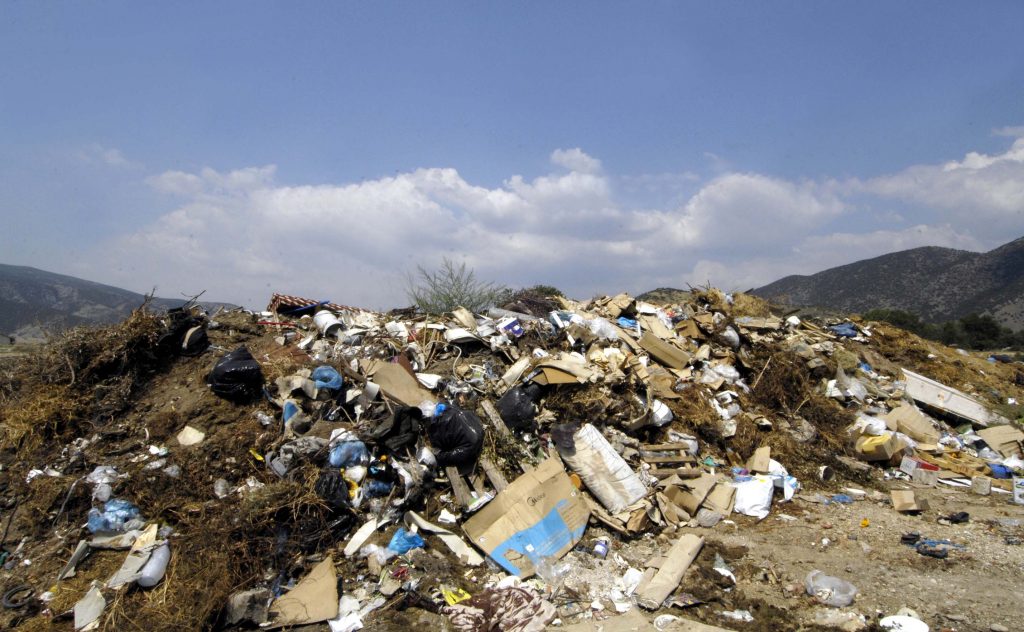 Η επίμαχη χωματερή λειτουργεί στην Άνδρο πάνω από 20 χρόνια - ΦΩΤΟ EUROKINISSI