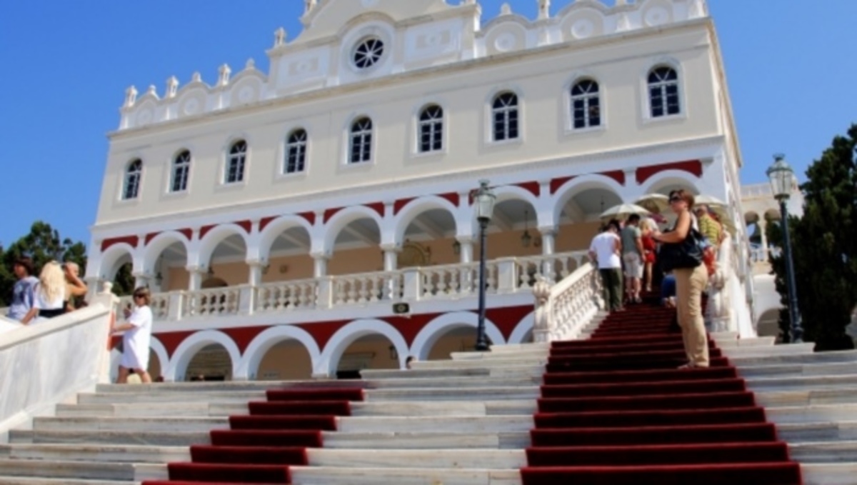 Θέμα δημόσιας υγείας: Τι να προσέχετε όταν πάτε στην εκκλησία