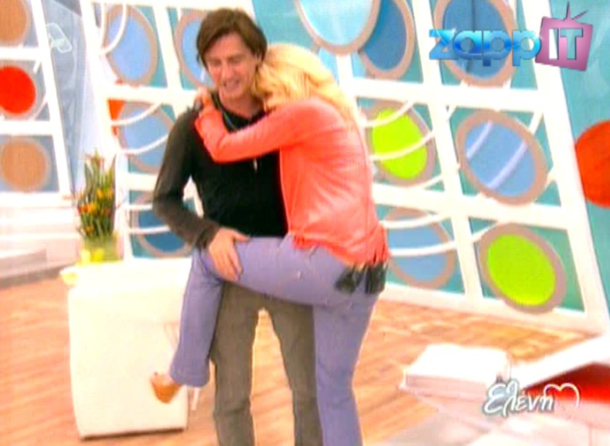 Η Ελένη Μενεγάκη αποκαλύπτει σε ποια παράσταση κοιμήθηκε!