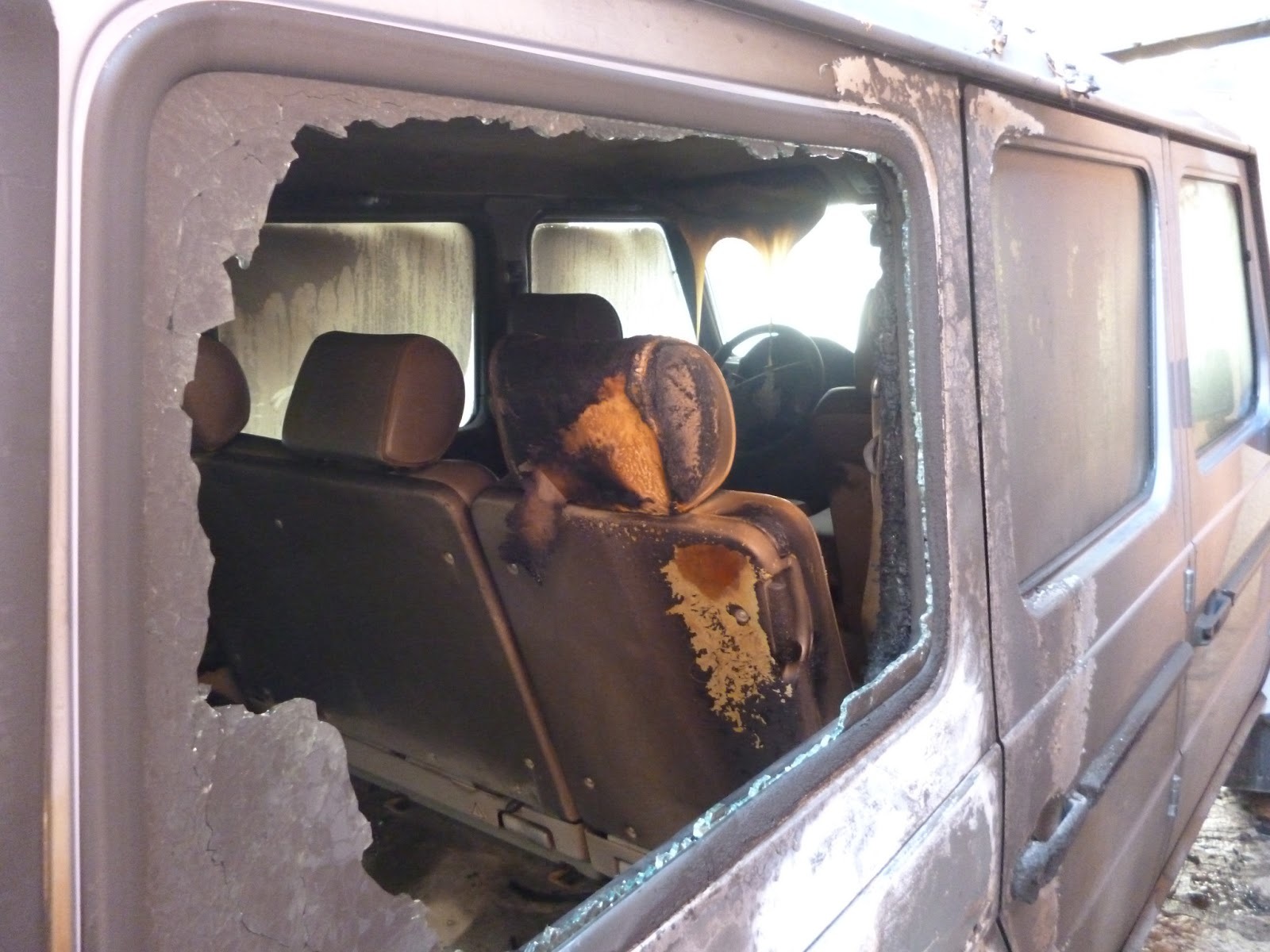 Ξάνθη: Πυρπόλησαν αυτοκίνητο του Υπουργείου Εξωτερικών (Φωτό και Video)