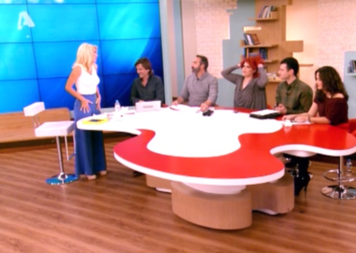 Η Ελένη Μενεγάκη αποκάλυψε το πραγματικό της ύψος