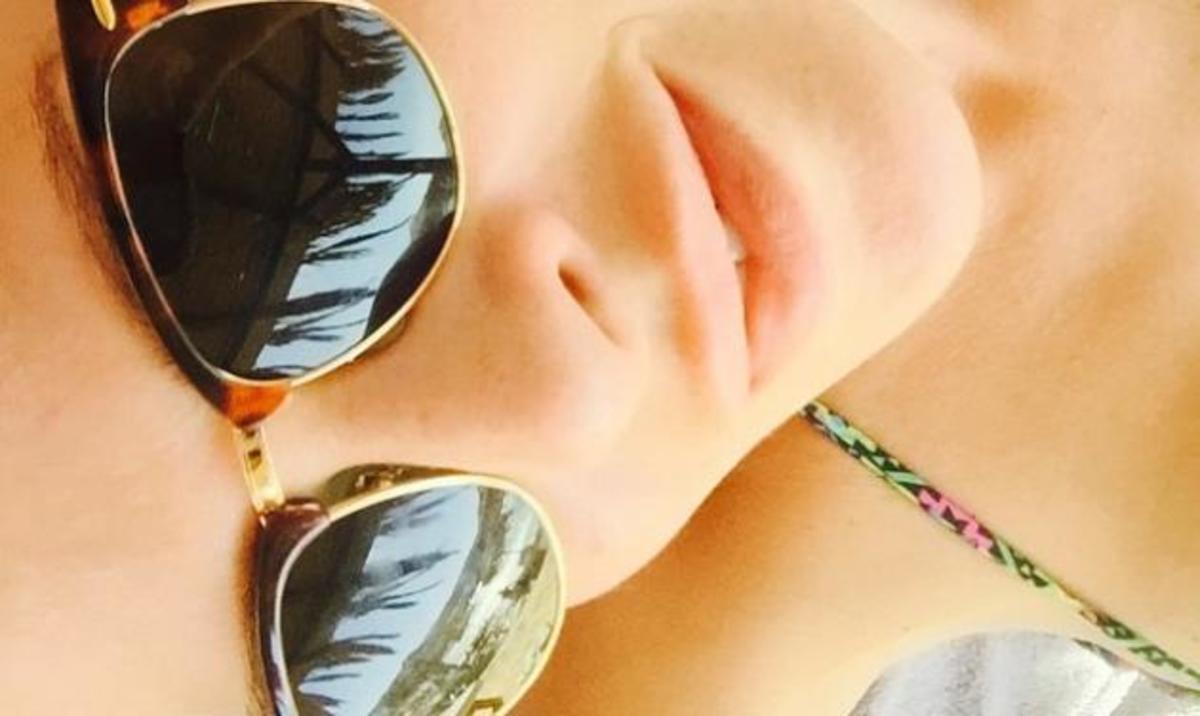 Οι Ελληνίδες celebrities δεν σταματούν τις selfies, ακόμη και στην παραλία!