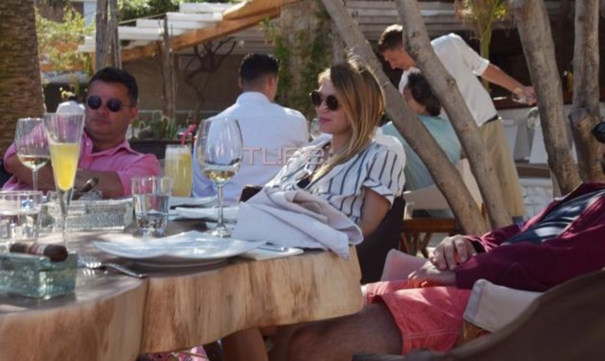 Ζαννής Φραντζέσκος: Xαλαρές στιγμές στην Ψαρού για τον ιδιοκτήτη του Nammos μια εβδομάδα μετά τον χλιδάτο γάμο του!