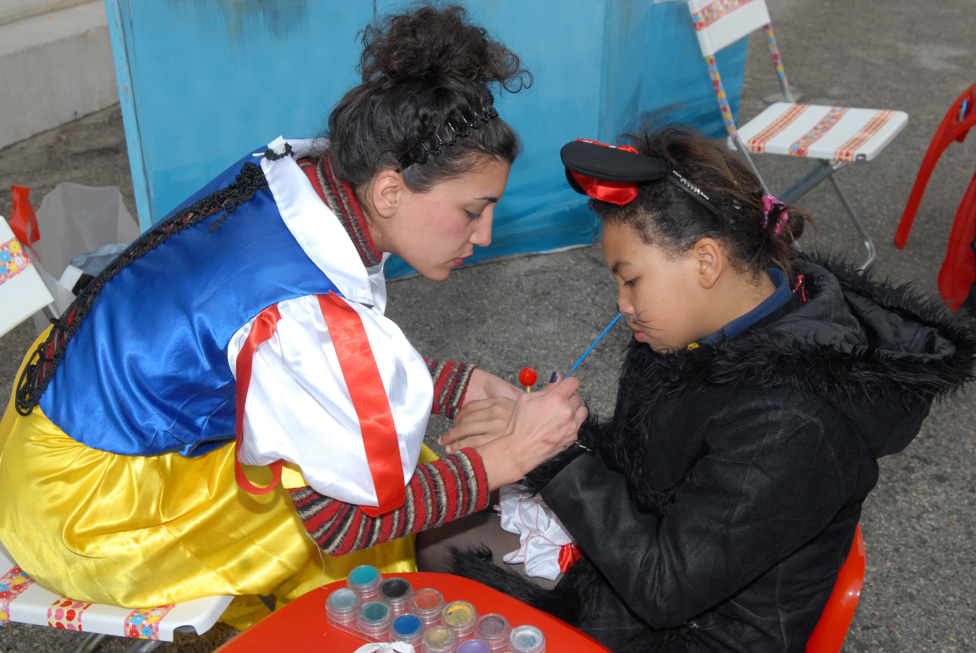 ΄Αλιμος : Γιγαντάνθρωποι και face painting