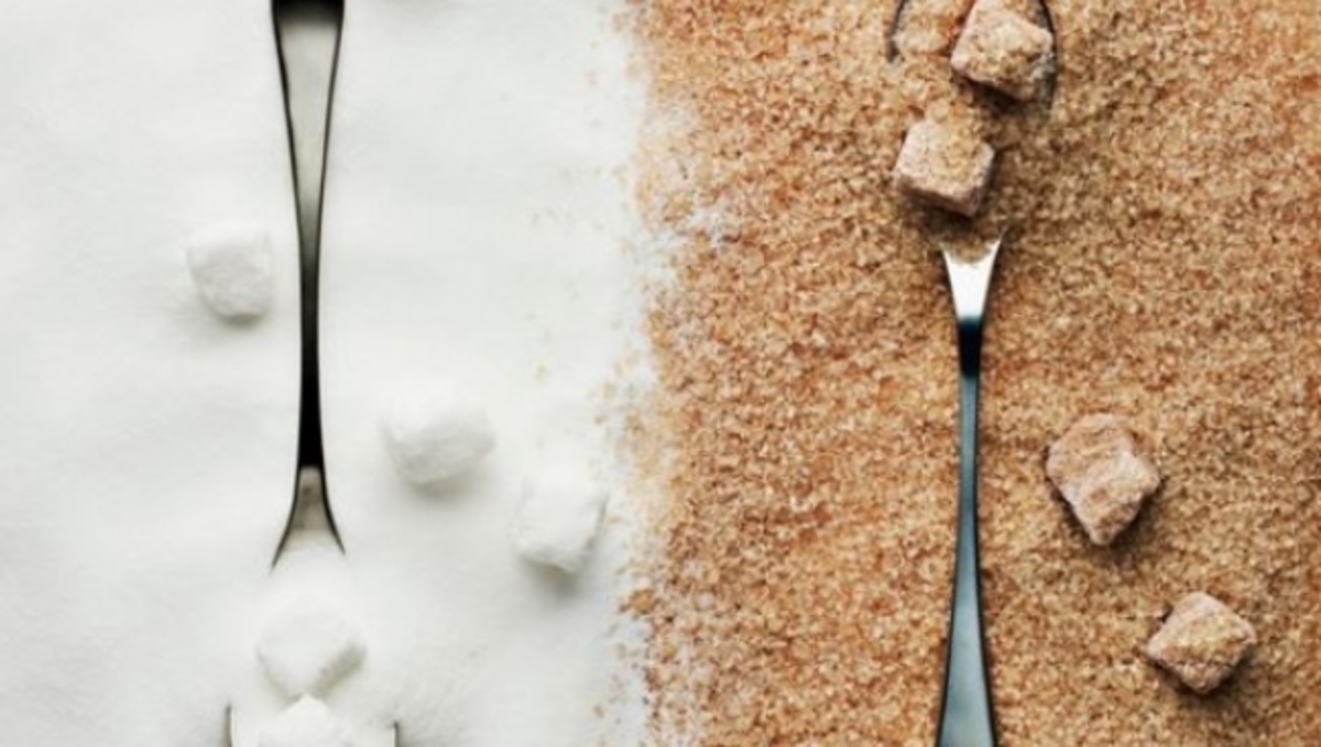 Πόσο διαφέρουν σε θέματα υγεία η λευκή και η καστανή ζάχαρη; Μην βιαστείτε να απαντήσετε…