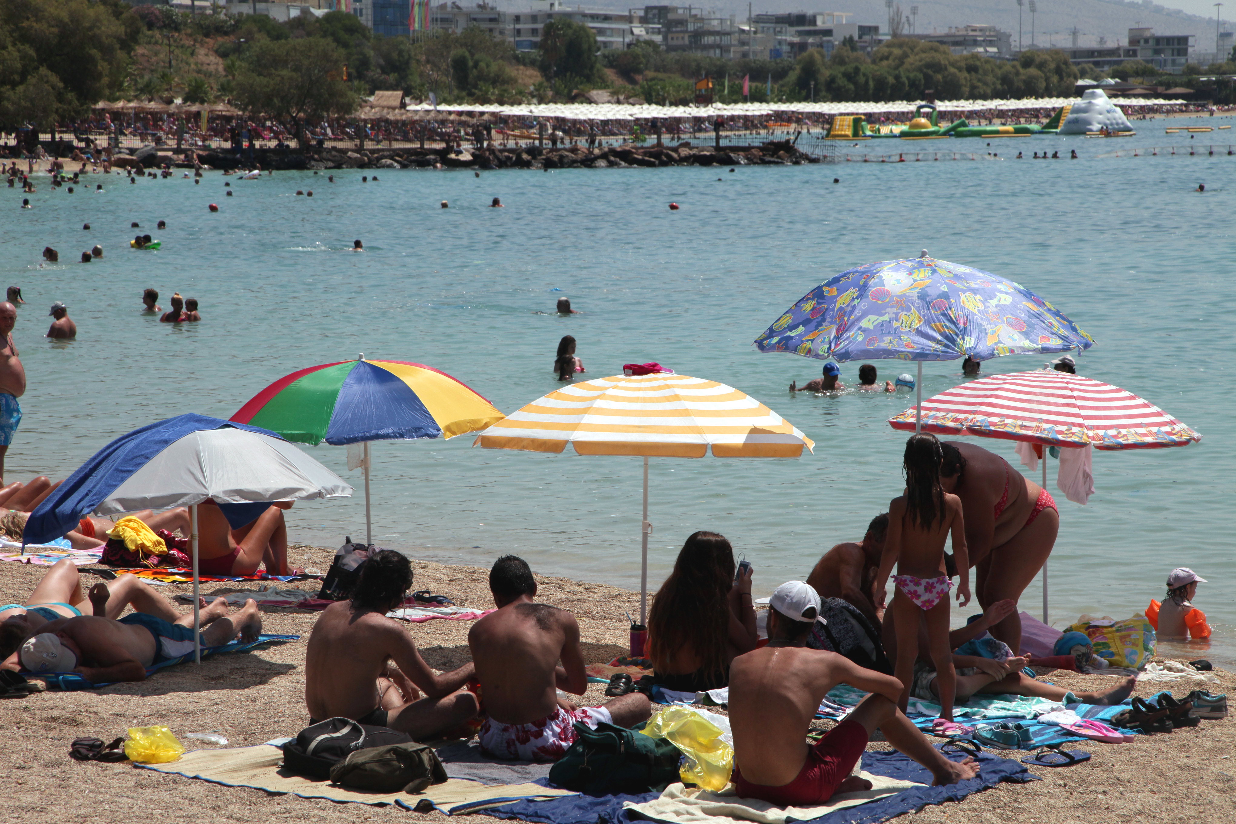 Καιρός: Κλίμα τροπικό σήμερα (18/08) με ζέστη και καταιγίδες