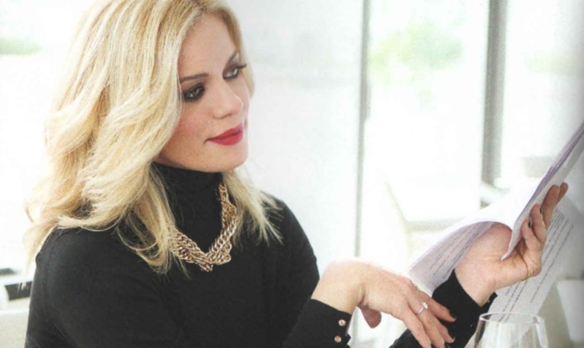 Δείτε το μονόπετρο που χάρισε ο Χατζηγιάννης στην Μακρυπούλια