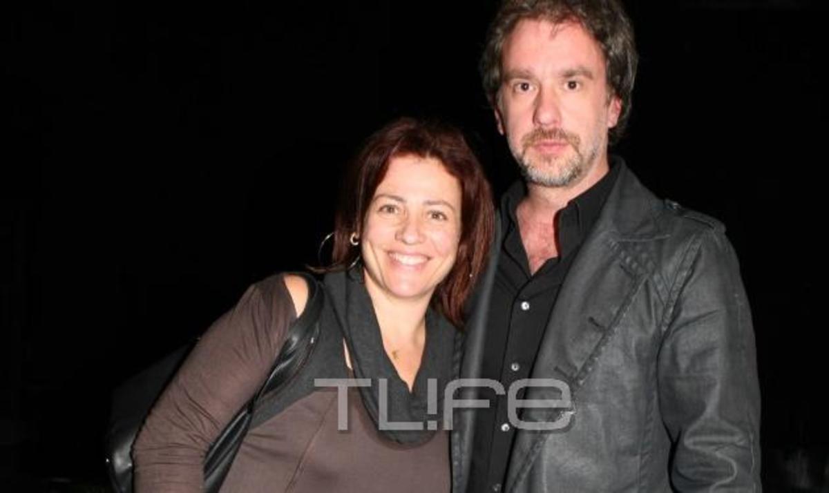 Μ. Τουμασάτου – Α. Σταύρου: Έξοδος στο θέατρο, λίγο καιρό μετά τον θρησκευτικό γάμο τους. Φωτογραφίες