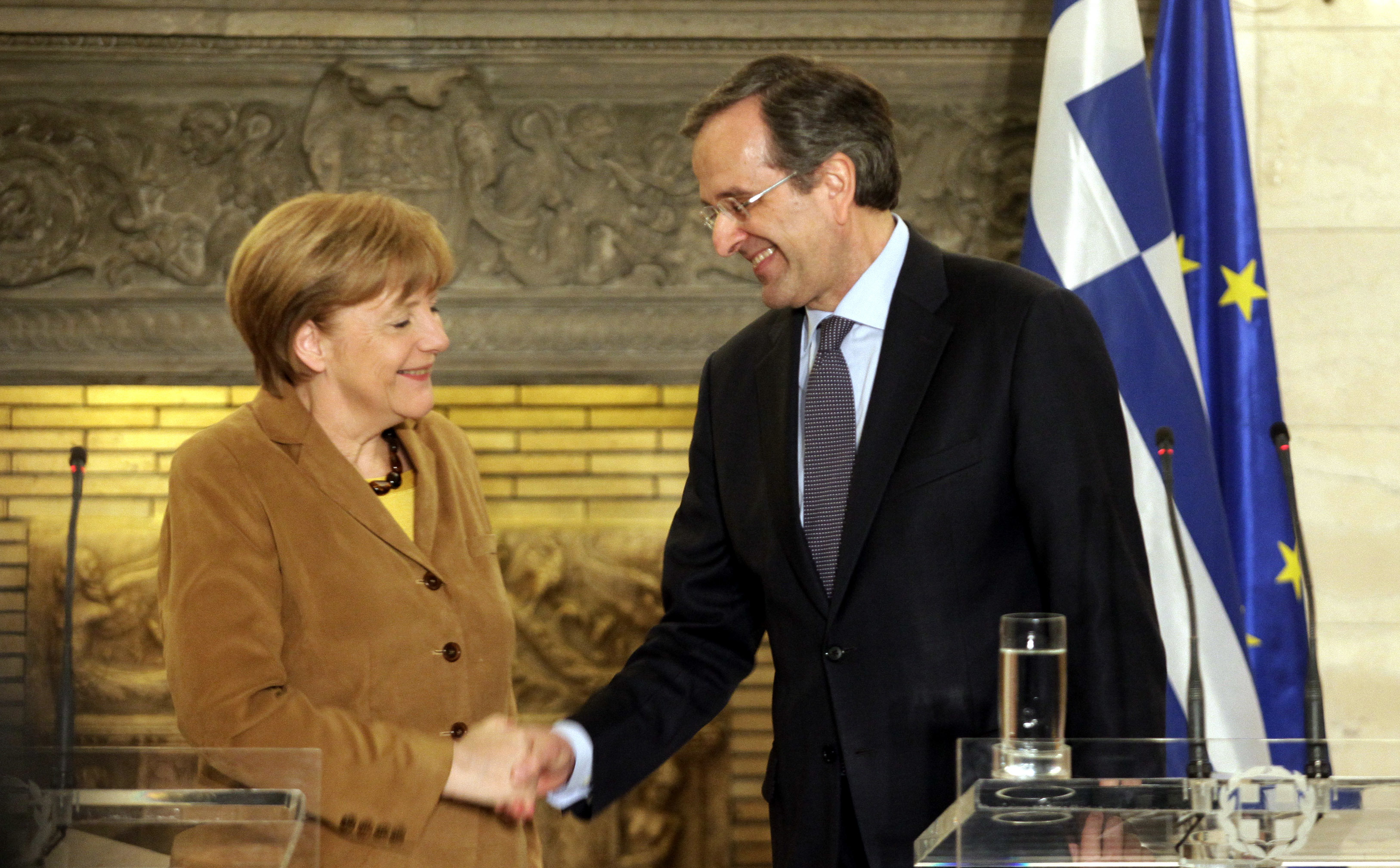 Μόνο λόγια θαυμασμού από τη Μέρκελ! Κουβέντα για το χρέος που το παρέπεμψε το φθινόπωρο – Της έθεσαν θέμα κατοχικού και γερμανικών αποζημιώσεων