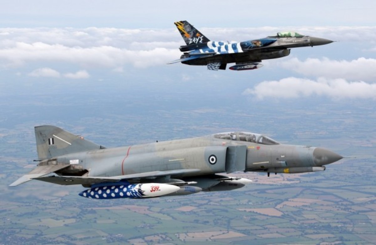 Μάγεψε τη Βρετανία το ελληνικό ακροβατικό F-16 ΖΕΥΣ στο Air Tatoo – Απίθανες ΦΩΤΟ