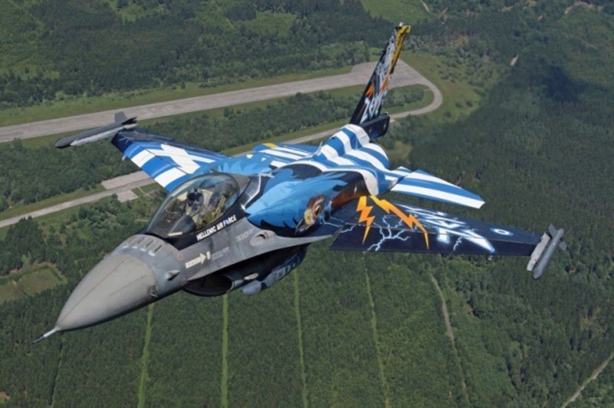 To Ελληνικό F-16 ΖΕΥΣ στη Δανία – Ακροβατικά που θα σας κόψουν την ανάσα! BINTEO