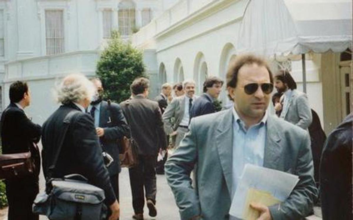 Έφυγε από τη ζωή ο δημοσιογράφος Βασίλης Ζήσης