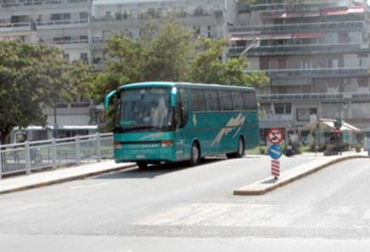 Τρίκαλα: Έριχναν πέτρες… για πλάκα!