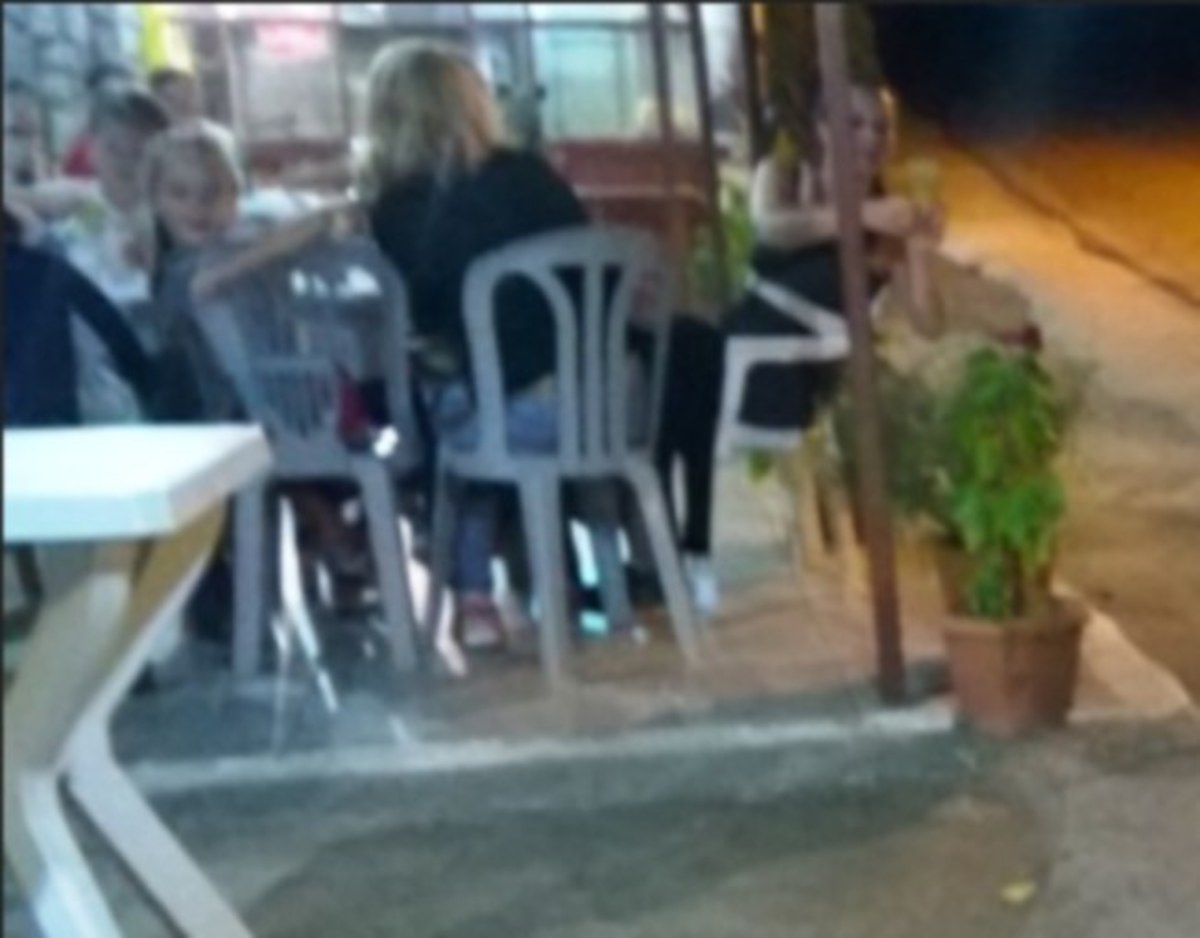 Αγρίνιο: Οι πελάτες του καφενείου κοιτούσαν την ίδια απίθανη εικόνα δίπλα τους [pics, vid]