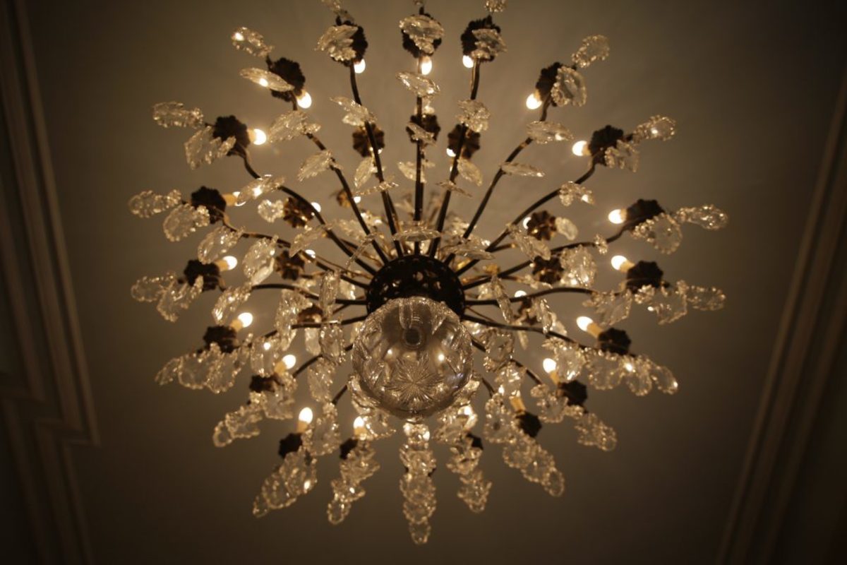 Καλάβρυτα: Βούτηξαν πολυέλαιο από ιστορική μονή – Άφαντοι οι δράστες!