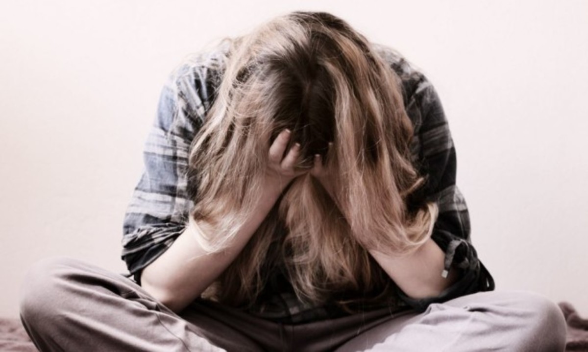 Κρίση πανικού: Τα 20 συμπτώματα και τα 6 βήματα αντιμετώπισης