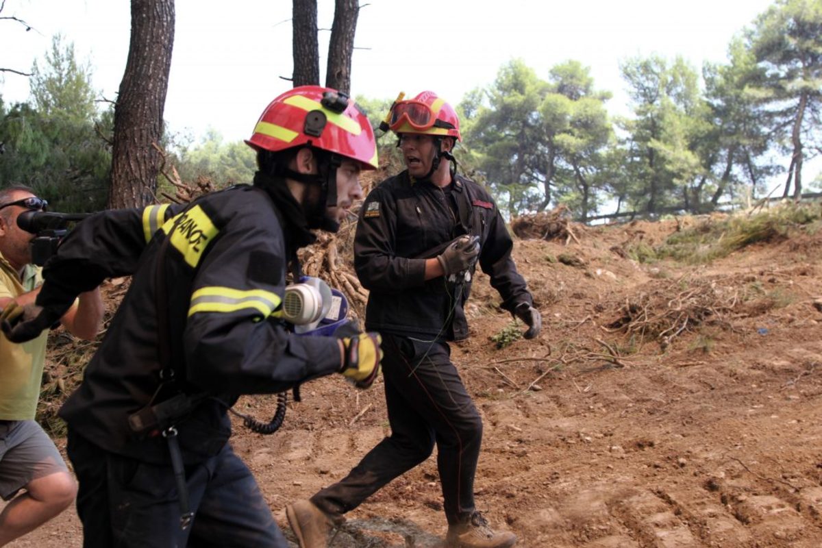 Φωτιά στην Αττική: Οι ήρωες των ημερών [pics]