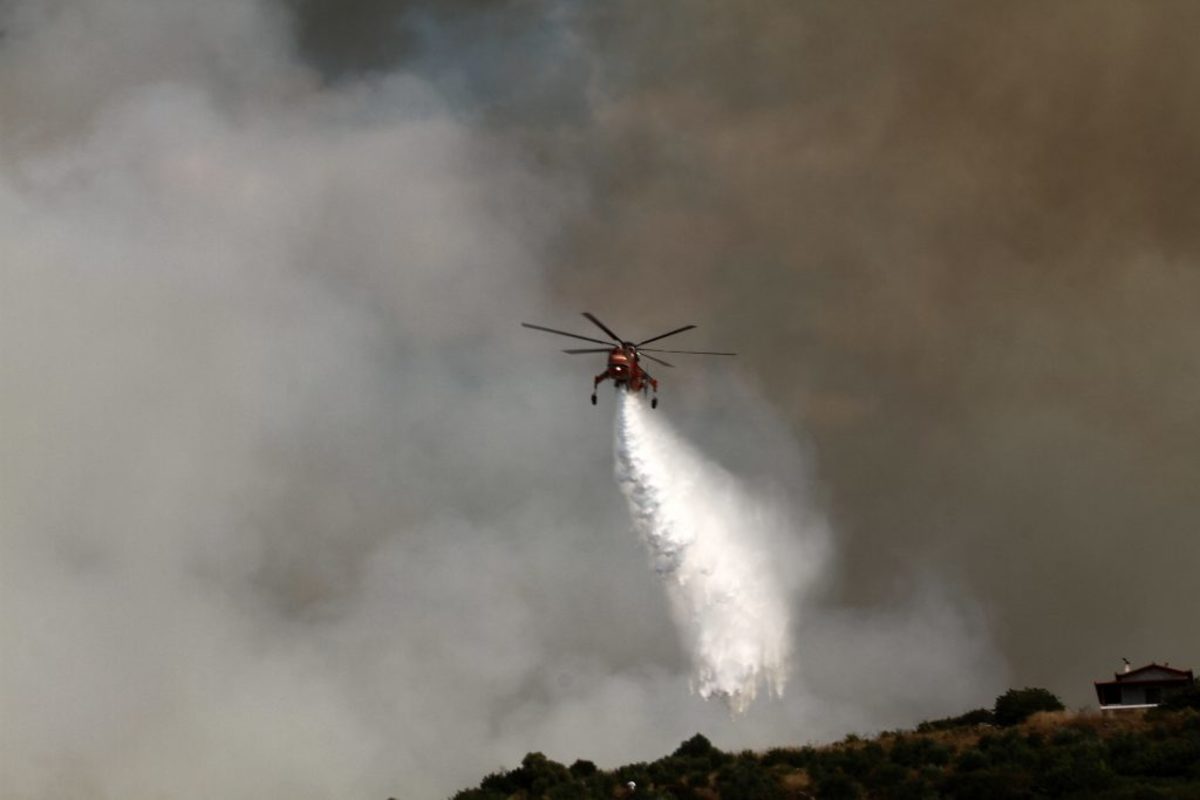 Ζάκυνθος: Μεγάλη φωτιά στο χωριό Αναφωνήτρια – Σε εξέλιξη δασική πυρκαγιά και στην Αρκαδία!