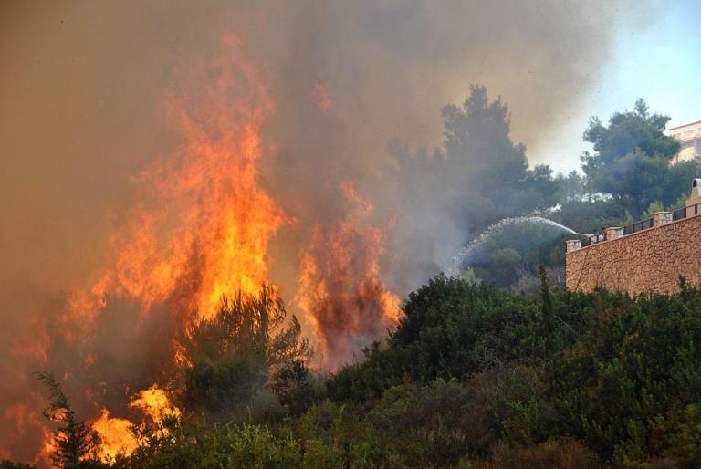Φωτιά στη Ζάκυνθο: Εντοπίστηκαν δύο εμπρηστές από ελικόπτερο! Μεγάλη επιχείρηση στο νησί